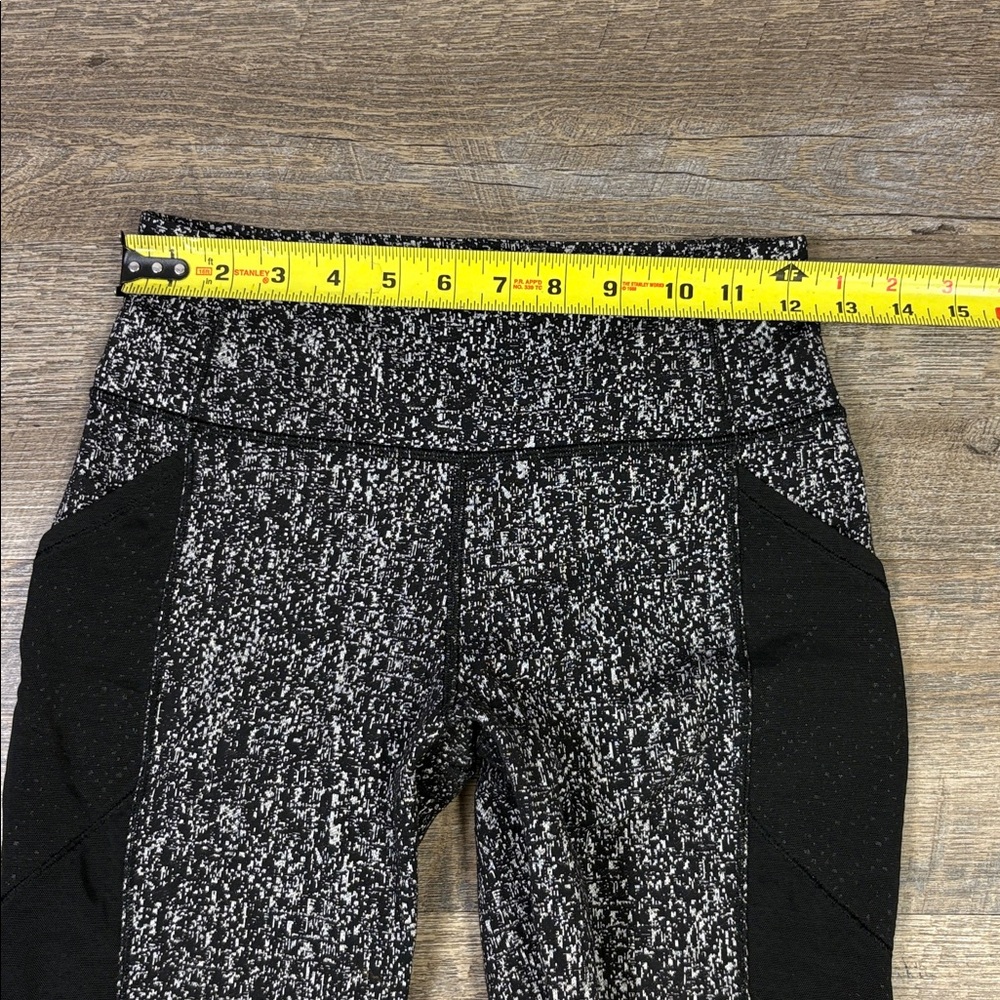 Lululemon Fit Physique Crop (19") - Picture 7 of 9